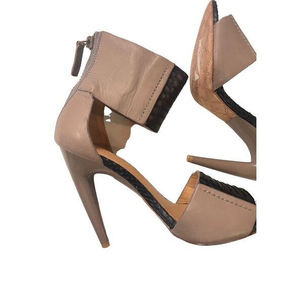 L.A.M.B. Taupe Black Leather Ankle Strap Heels Shoes 6 M - Picture 4 of 7